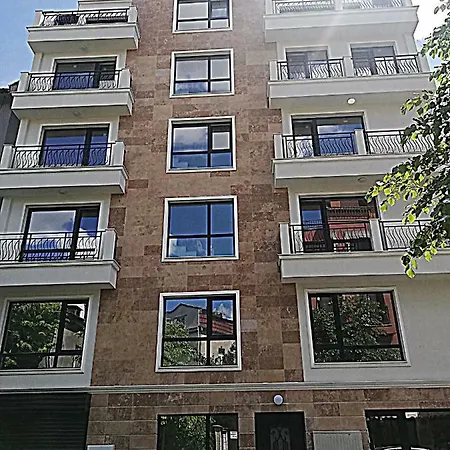 Ilarion 5 At Center Apartmán *
