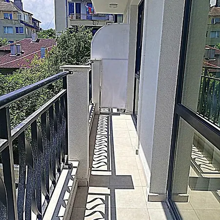 Ilarion 5 At Center Apartman *