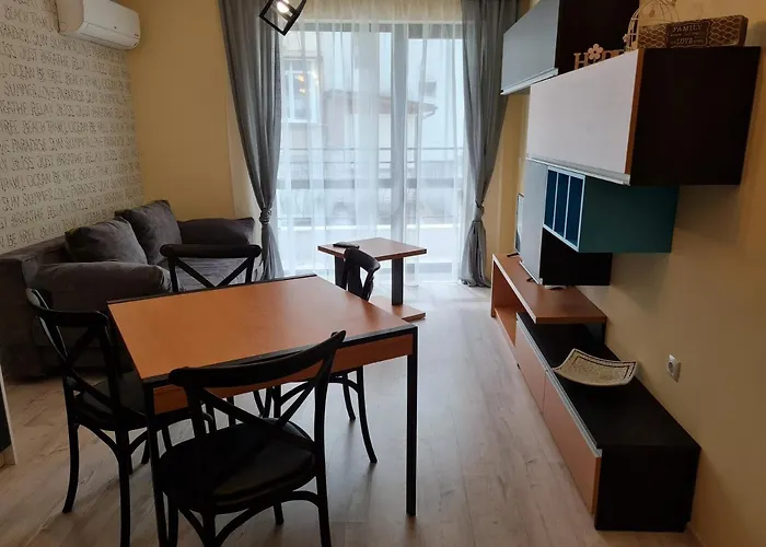 Ilarion 5 At Center Apartment *