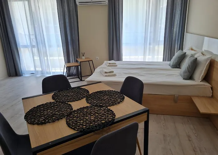 Apartment Ilarion 5 At Center Warna