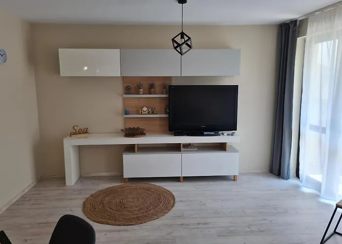 Ilarion 5 At Center Apartment *