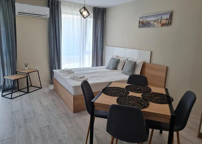 Ilarion 5 At Center Apartment *