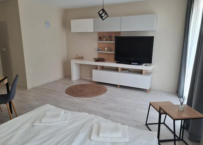 Ilarion 5 At Center Apartment