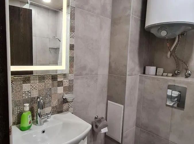 Ilarion 5 At Center Apartment Warna