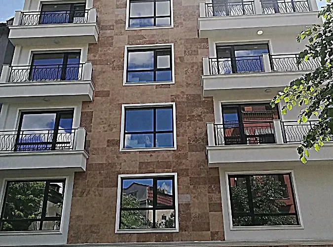 Ilarion 5 At Center Apartment *