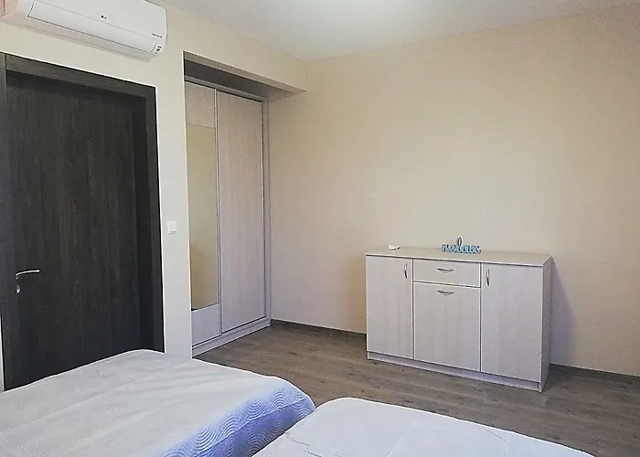 Ilarion 5 At Center Apartment *