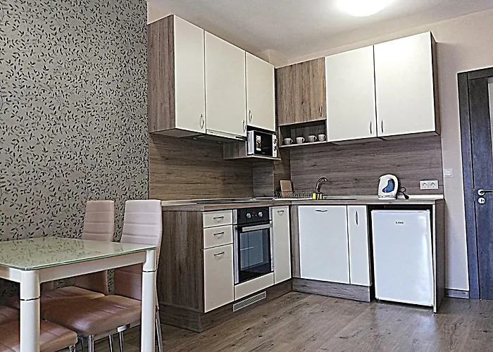 Ilarion 5 At Center * Warna