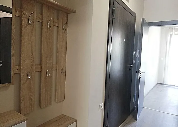 Apartment Ilarion 5 At Center Warna