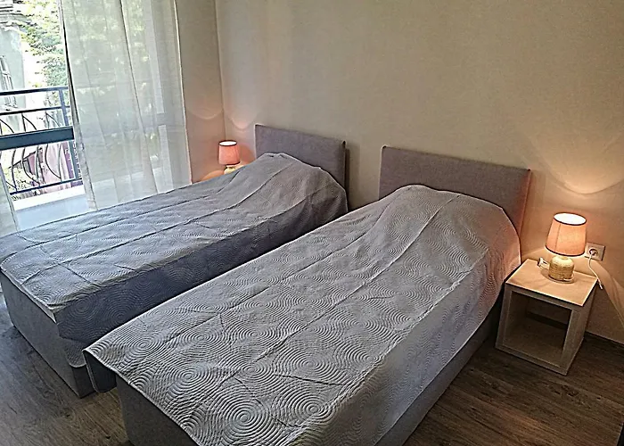 Ilarion 5 At Center Apartment *