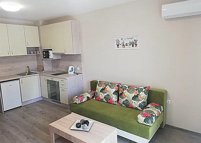 Ilarion 5 At Center Apartment *