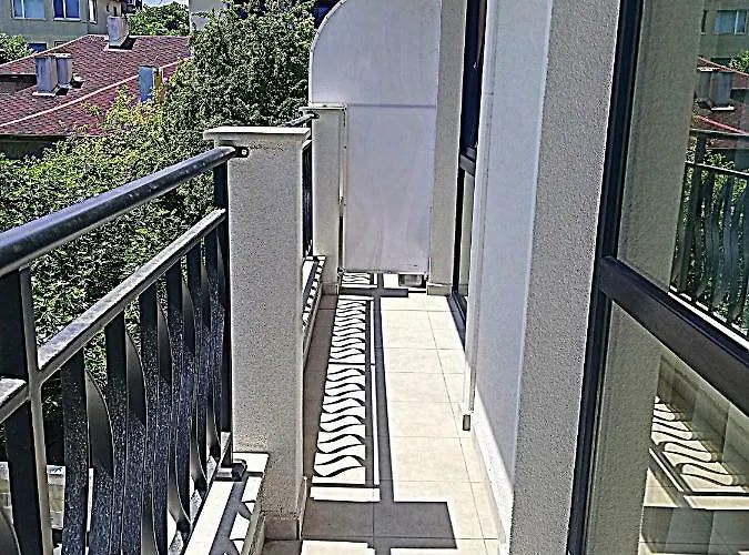 Ilarion 5 At Center Apartment *