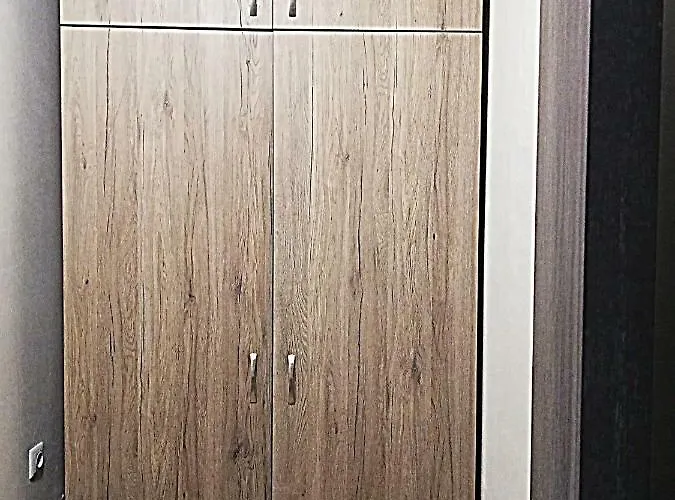 Ilarion 5 At Center * Warna